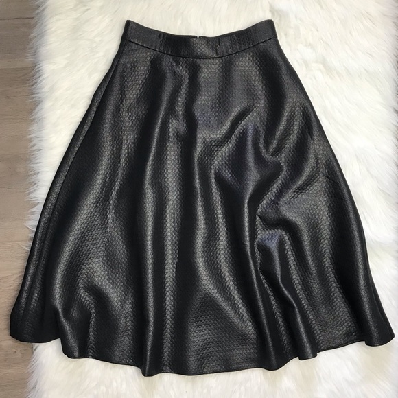 Banana Republic Dresses & Skirts - Banana Republic Black jacquard A line career skirt